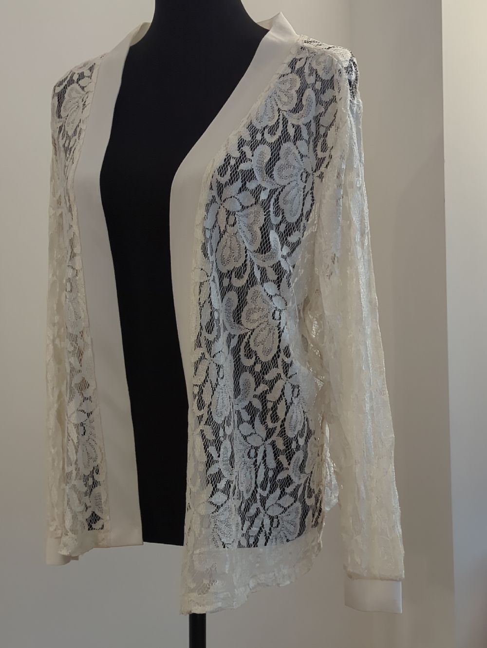 Vintage Romantic Off-White Lace Open-Front Jacket Cardigan with Satin Trim - Picture 3 of 6